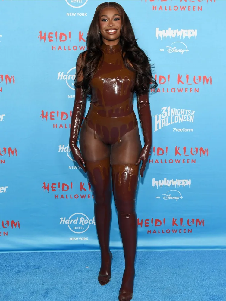 Ulduzların bir-birindən fərqli “Halloween” obrazları...