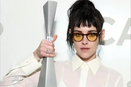 Kristen Stüart mükafat aldı