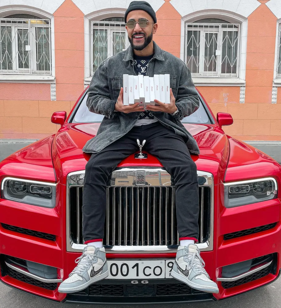 Rusiya Hüseyni axtarışa verib