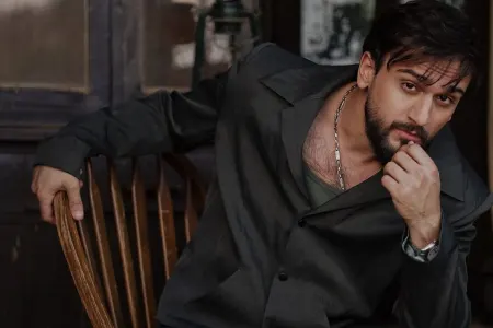 Coni uzun zaman sonra ilk dəfə xanımla görüntüləndi