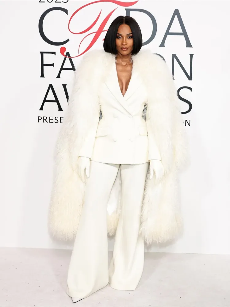 Məşhurlar “CFDA Fashion Awards” gecəsində