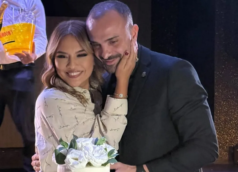 Münasibətlərinin 14-cü ilini belə qeyd etdilər