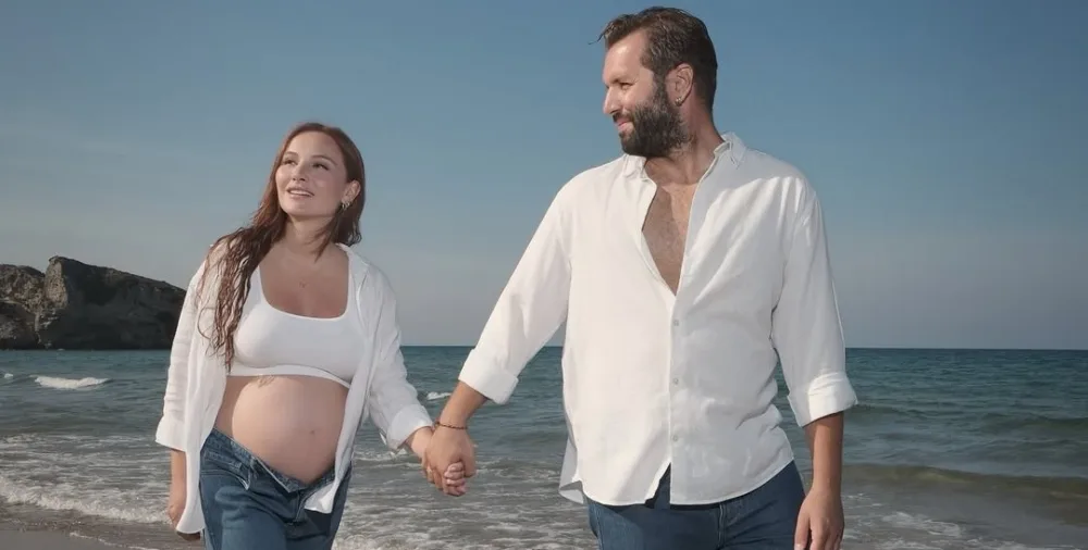 Məşhur cütlüyün qızı dünyaya gəldi