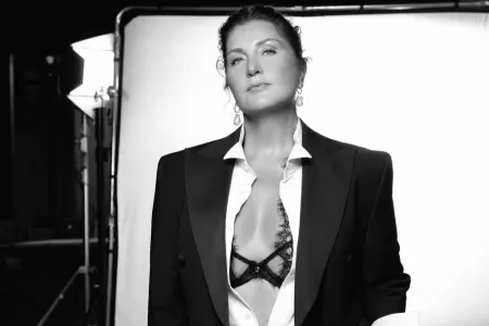 Sibel Canın yeni fotosessiyası