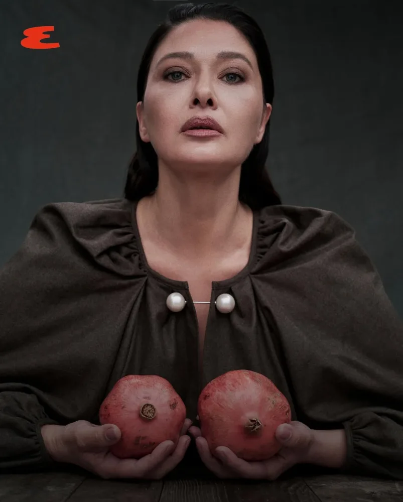 Nurgül Yeşilçay kamera qarşısında