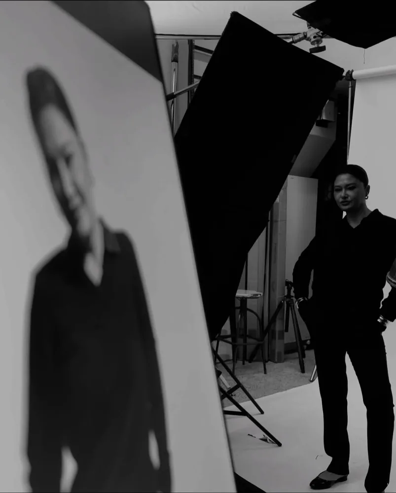 Nurgül Yeşilçay kamera qarşısında