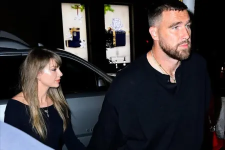 Teylor Svift nişanlısı ilə görüntüləndi