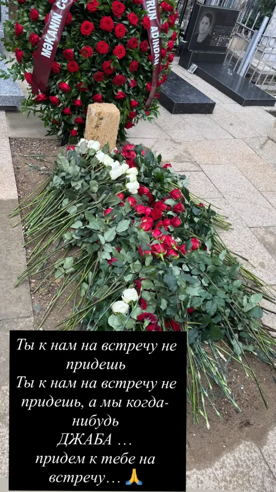 Cabir İmanovun məzarından foto paylaşdı