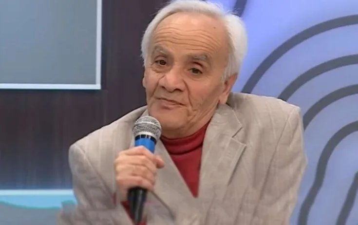 “Qapıdan içəri keçəndə Vahid müəllim keçindi”