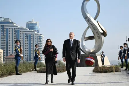 Bakıda Zəfər muzeyi açıldı - Fotolar