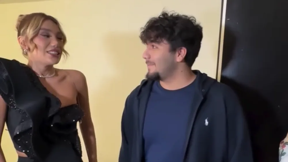 Oğlundan Röya Ayxana sürpriz!