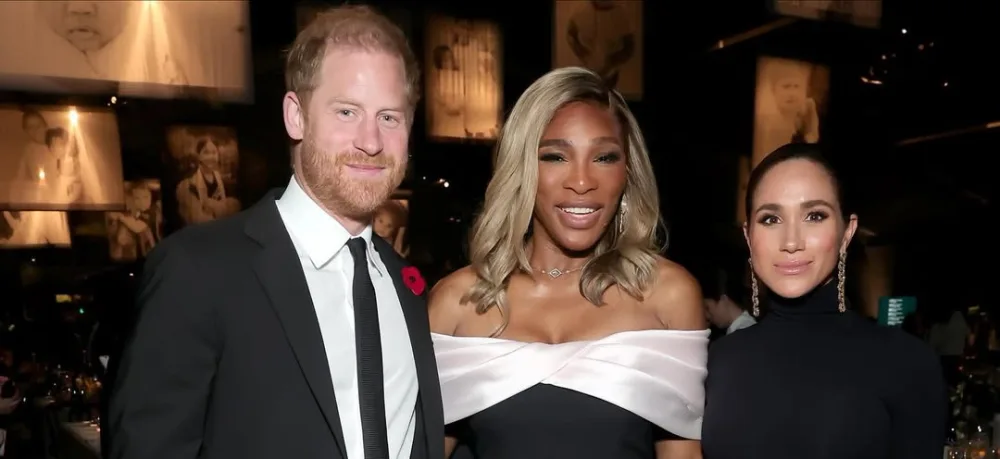 Prens Herri və Meqan dostlarının qala gecəsində görüntüləndi