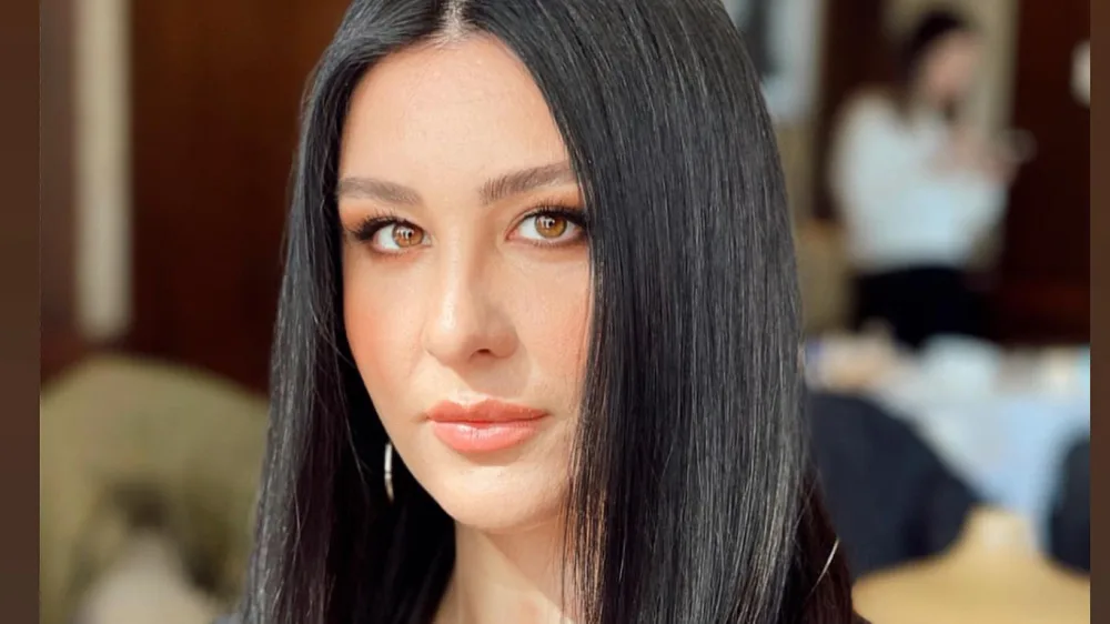 Yasemin Sakallıoğlu Bakıya gəlir