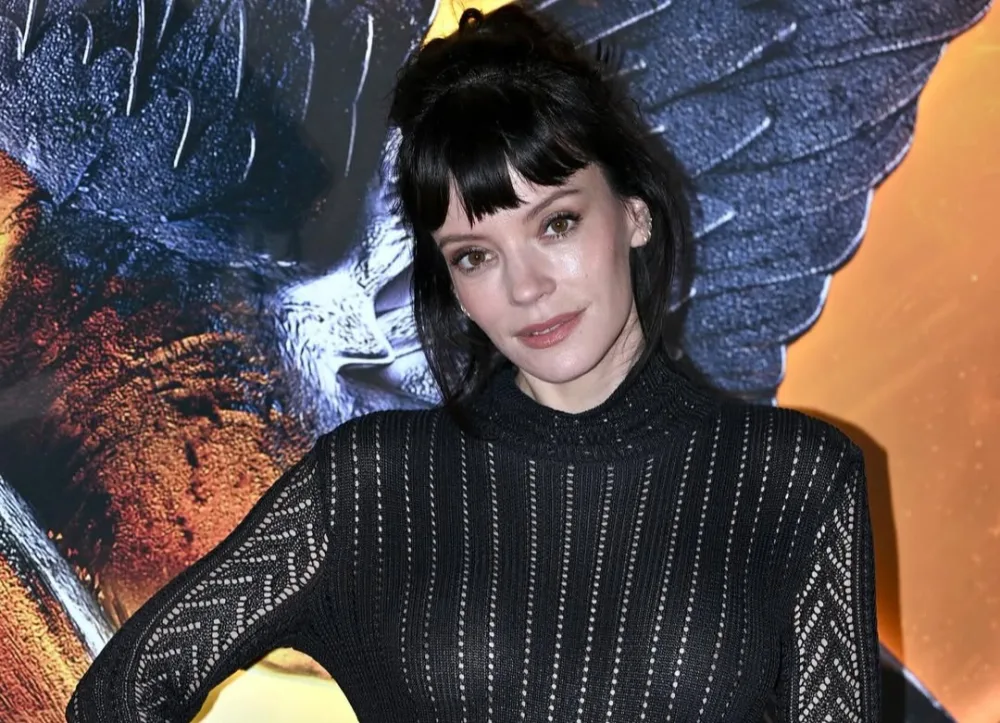  Lili Allenin “İntiqam libası” diqqət çəkdi