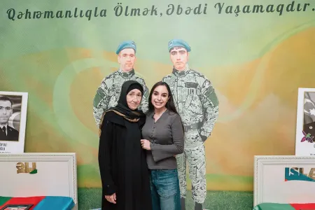 Leyla Əliyeva 2 oğlu şəhid olan ananı ziyarət etdi - Fotolar