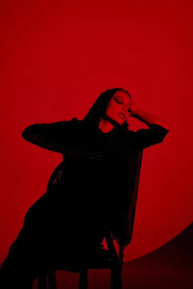 Dilarədən sürpriz tərz: “Mamma mafia” 