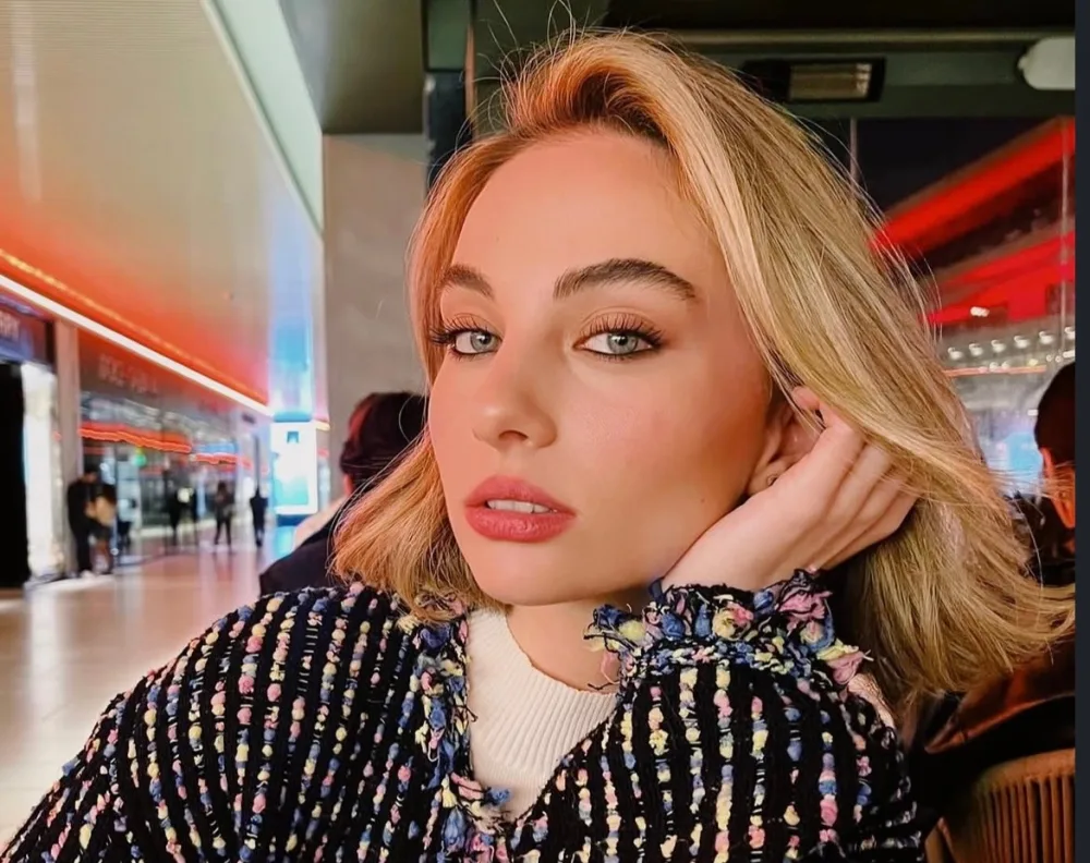 Gənc aktrisa maşını ilə uşaq vuraraq  hadisə yerindən qaçdı