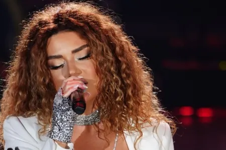 Çinarə ilk konsertini verdi