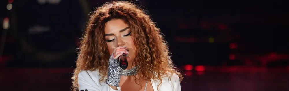 Çinarə ilk konsertini verdi