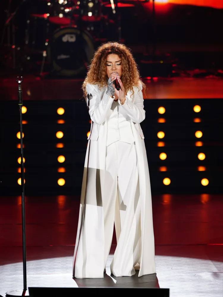 Çinarə ilk konsertini verdi