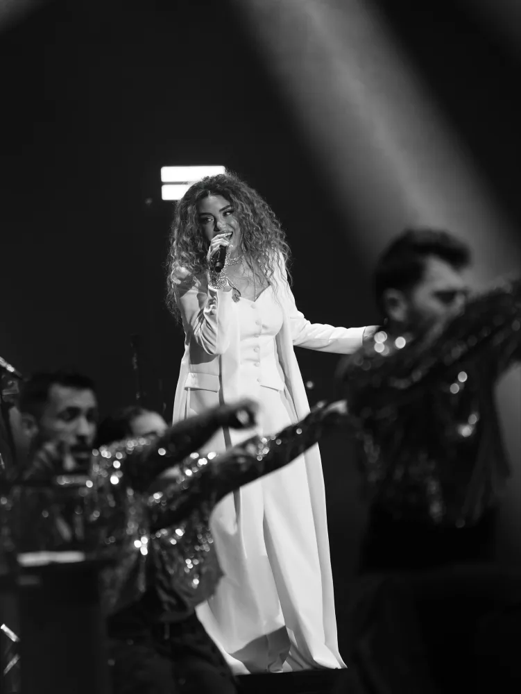 Çinarə ilk konsertini verdi