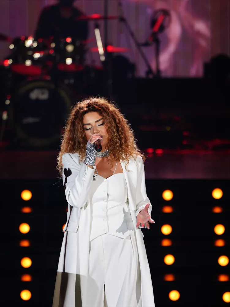 Çinarə ilk konsertini verdi