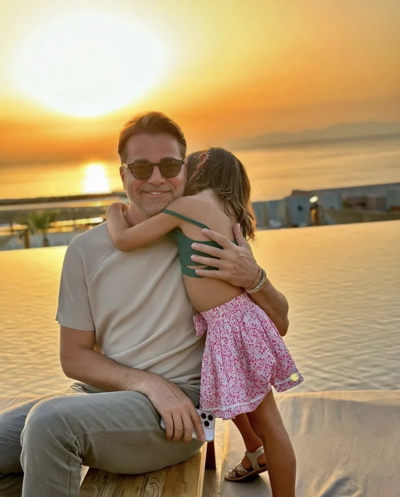 Uşaqları üçün Dubaya köçdülər 