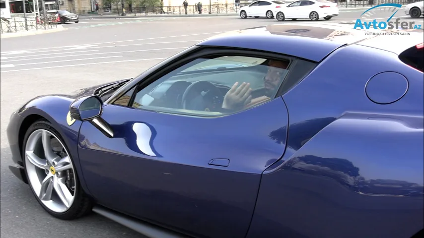 Reyddə saxlanılan 850 minlik “Ferrari” kimindir?