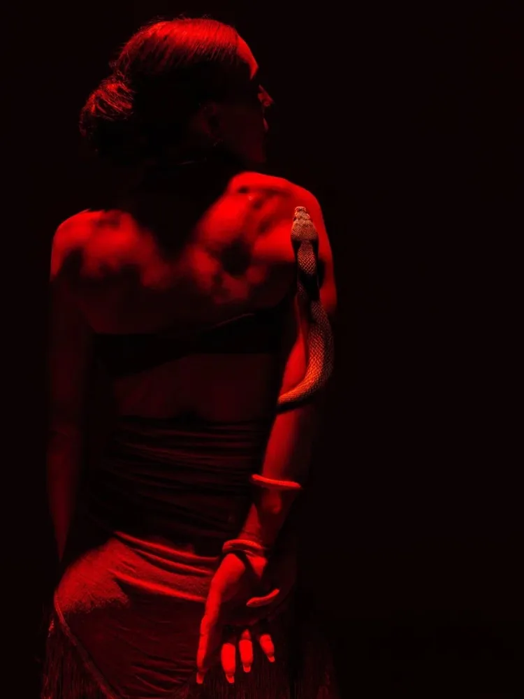 Dilarə fərqli fotosessiyası ilə diqqət çəkdi