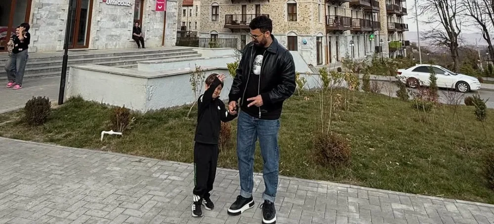 Zamiq oğlu ilə Qarabağa getdi