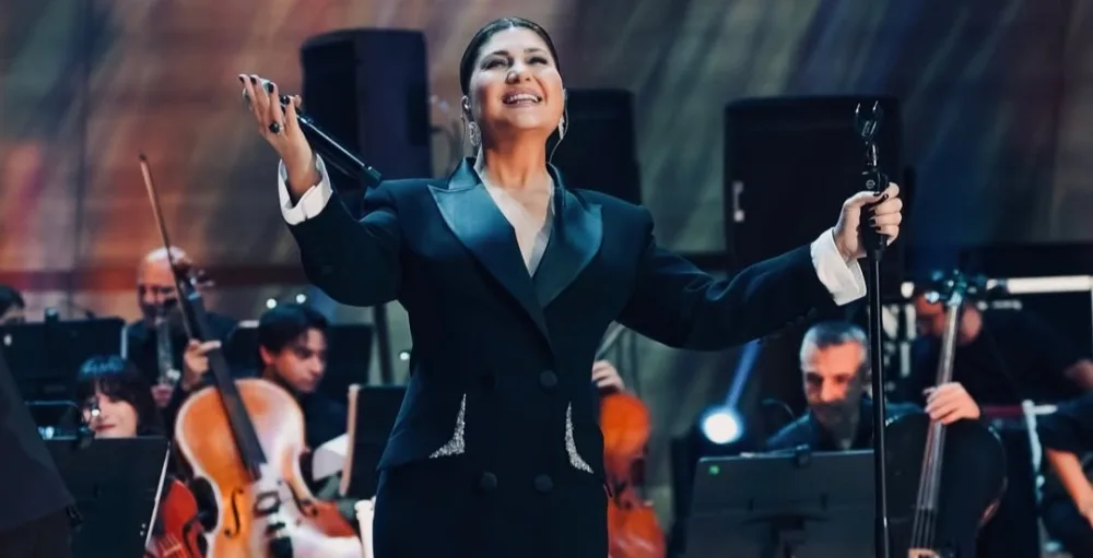 Sibel Can dinləyicilərinə təşəkkür etdi