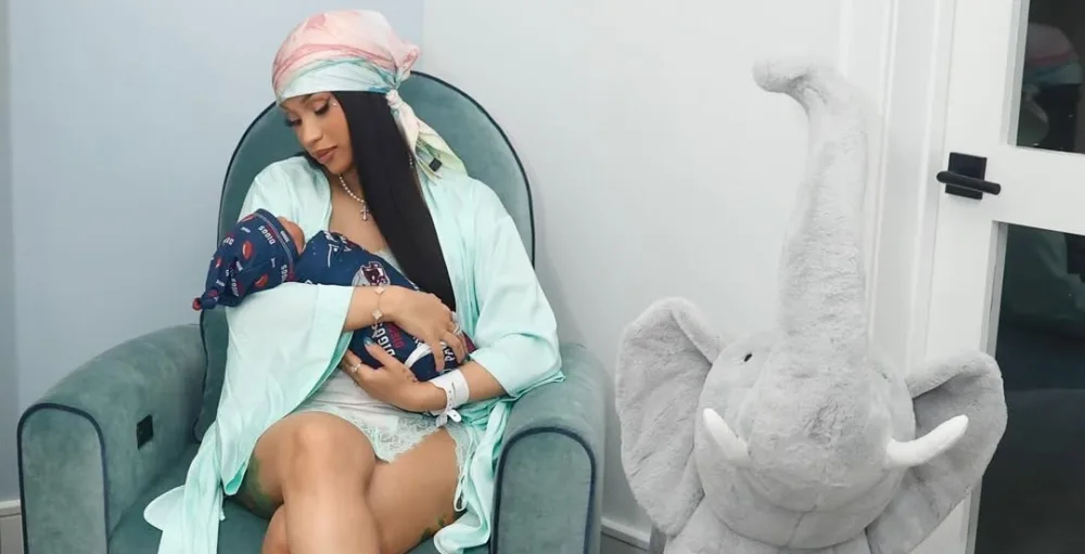 Kardi Bi ilk dəfə körpəsi ilə paylaşım etdi