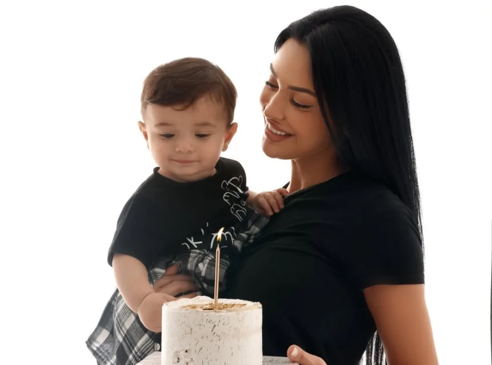 Razinin oğlunun 1 yaşı tamam oldu