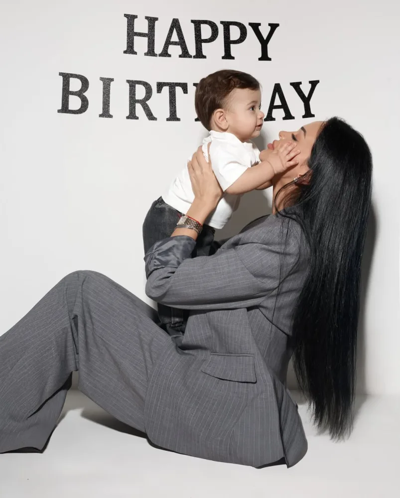 Razinin oğlunun 1 yaşı tamam oldu