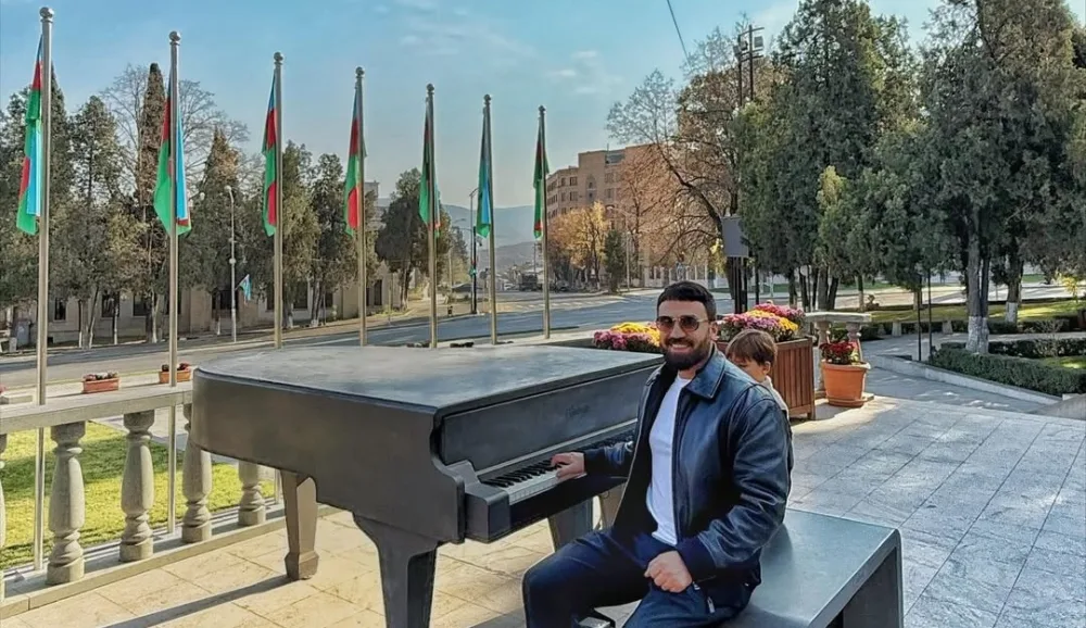 Zamiq Xankəndində “Cənnətim Qarabağ” oxudu