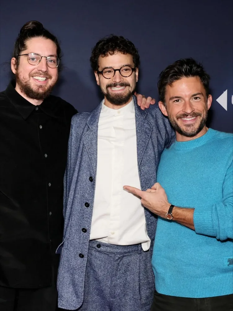 Conatan Beyli qırmızı xalçada görüntüləndi