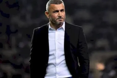 Qurban Qurbanov “Bu şəhərdə”nin səhnəciyindən danışdı