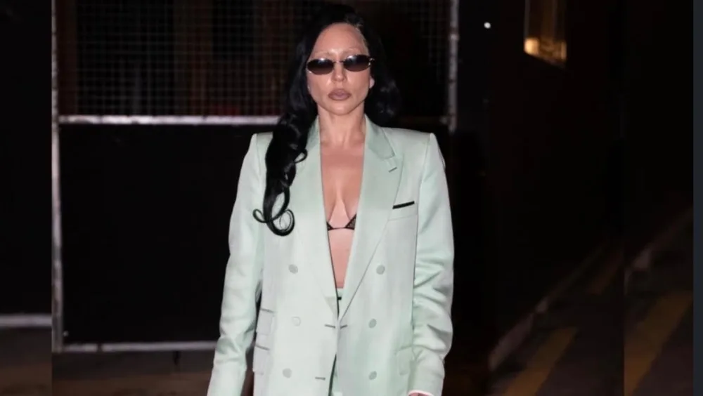 Ledi Qaqa Paris küçələrində görüntüləndi