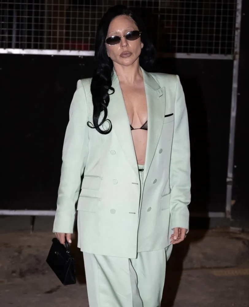 Ledi Qaqa Paris küçələrində görüntüləndi