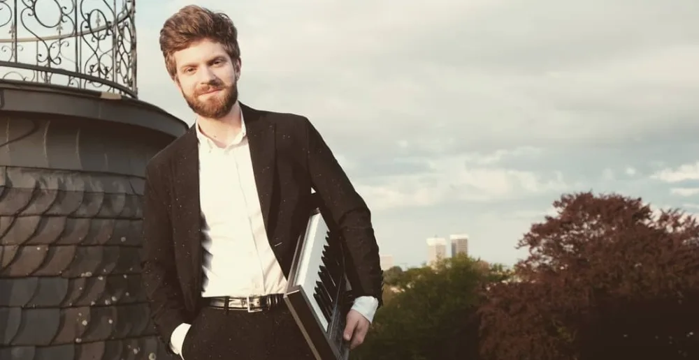 Məşhur pianoçu Nəfəslə Bakıda