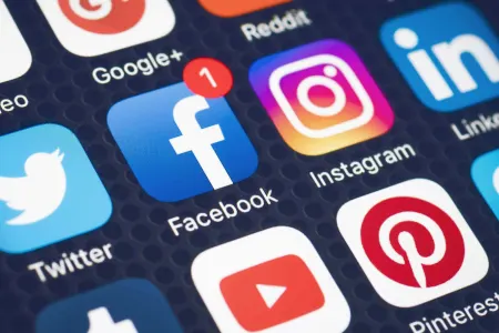 Sosial şəbəkədə cəmiyyətə hörmətsizlik edənlərə 2 000 manatadək cərimə nəzərdə tutulur