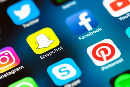 Sosial şəbəkələrdə qeyri-etik davranışlara qarşı yeni qadağalar təklif olunur