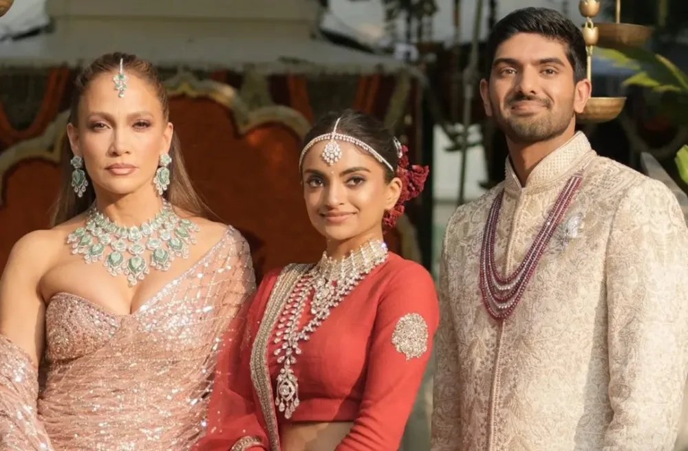 Cennifer milyarderin toyunda səhnə aldı