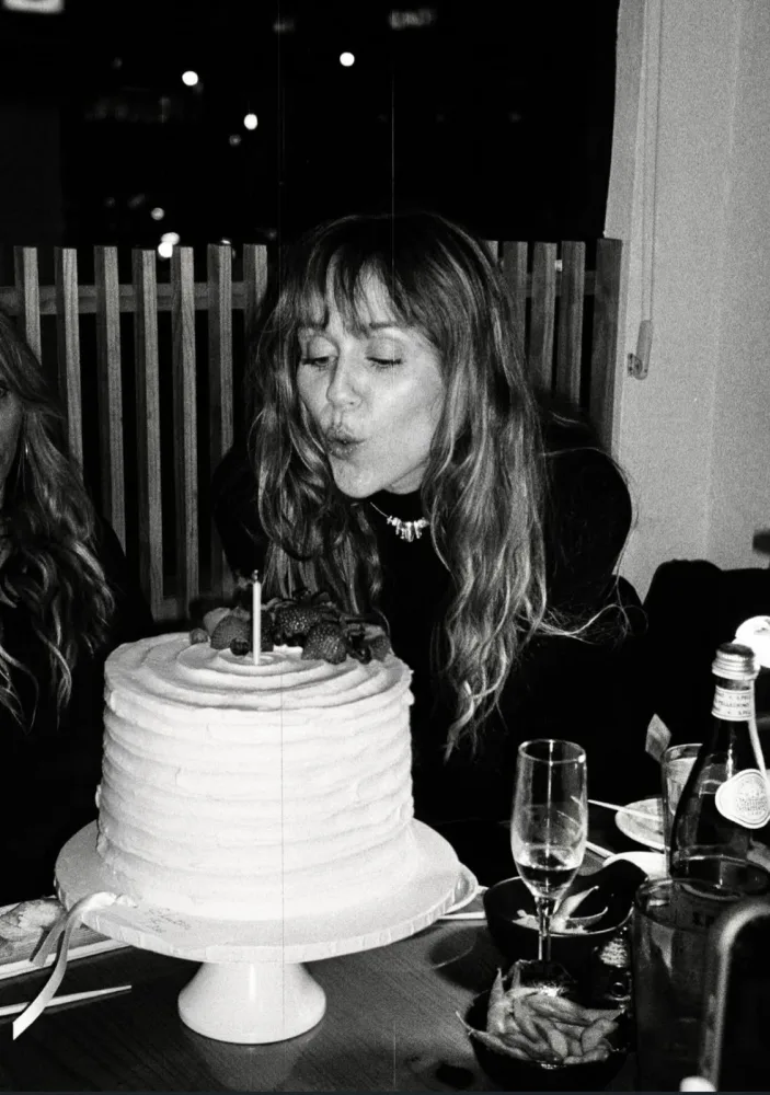 Mayli Sayrus 33 yaşını qeyd etdi