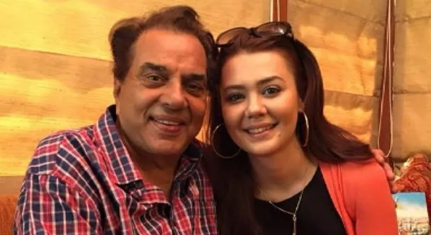 Oksana bu gün vəfat edən Dharmendra Deolla illər öncə...