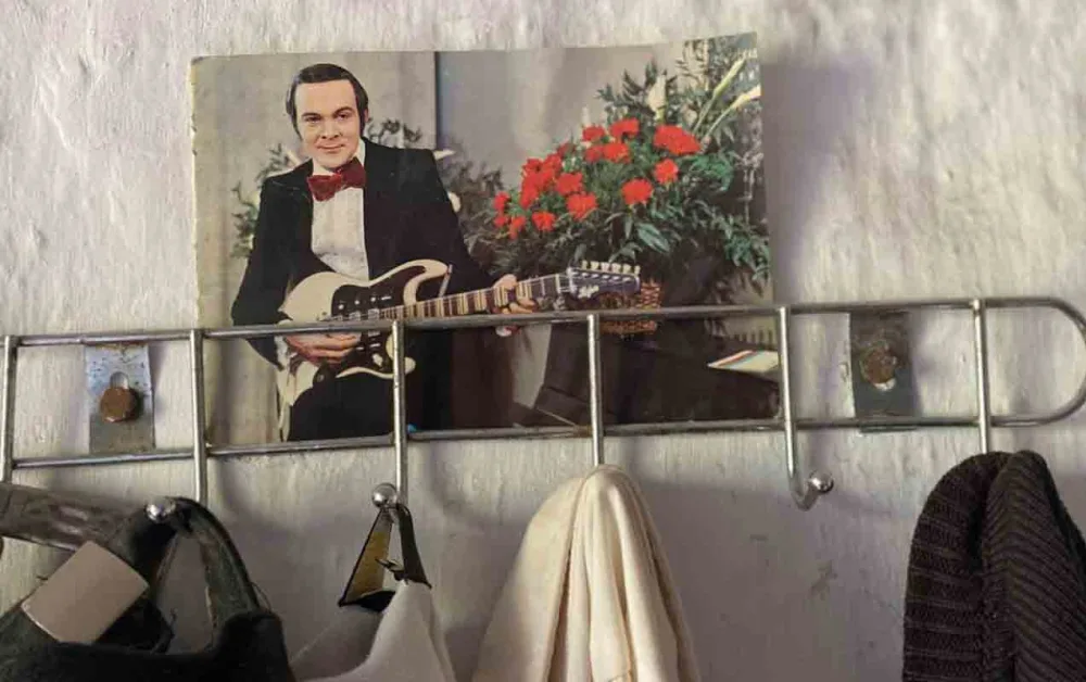 Bir az əfəndi olaq…