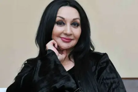 Eks-əri ilə bağlı uzaqlaşdırma qərarı aldırdı