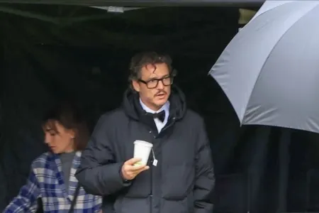 Pedro Paskal film çəkilişində görüntüləndi