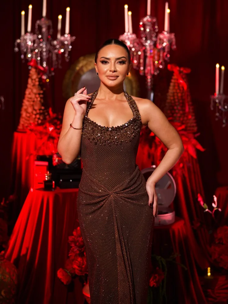 “O xanım ailə məclisinə uyğun aparıcı deyil”