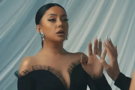 Ayanın klipində ağladığı anlar diqqət çəkdi